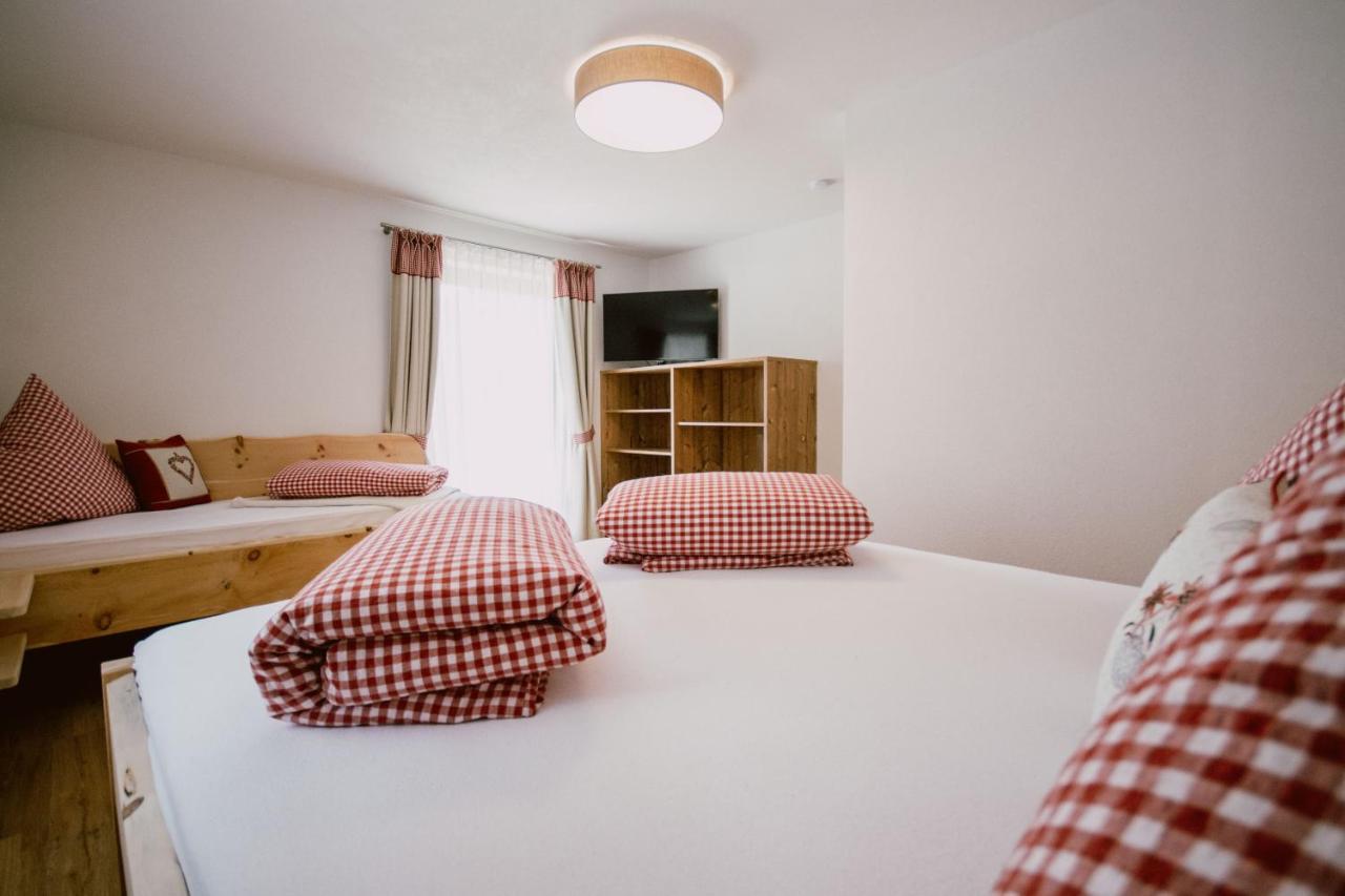 Nedererhof - Zimmer Edelweiss Mit Gemeinschaftskueche Schmirn Extérieur photo